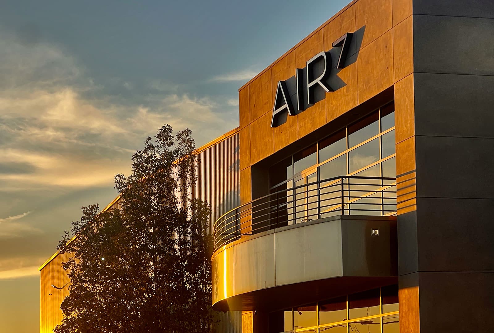 Air 7 facility exterior at Camarillo Airport